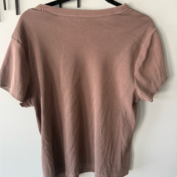 Old Navy Women's Taupe Cropped Short Sleeve Tee - Picture 2 of 4